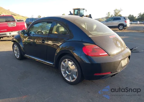 2013 Volkswagen Beetle 2.5L Fender Edition из США, поврежденный, VIN 3VWJP7AT7DM680156